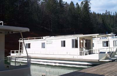 Best Marina to Rent a Houseboat on Shasta Lake