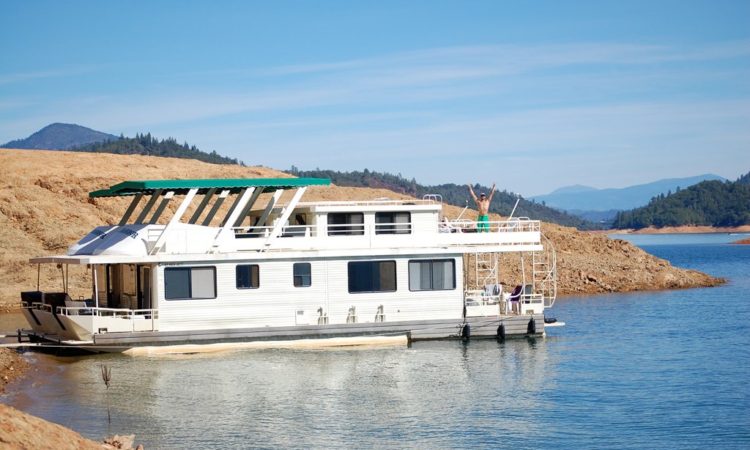houseboat rentals shasta lake