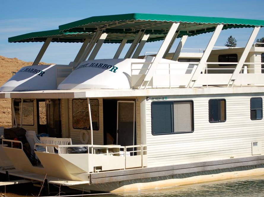 The Best Marinas To Rent A Houseboat On Shasta Lake